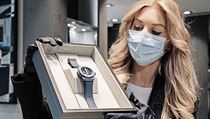 Čtvrteční odpoledne v butiku s luxusními švýcarskými hodinkami Hublot. I tento... | na serveru Lidovky.cz | aktuální zprávy