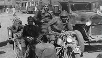 V Praze se rozhořelo 5.května 1945 povstání bojem o rozhlas. Dne 6.května... V Praze se rozhořelo 5.května 1945 povstání bojem o rozhlas. Dne 6.května...