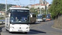 Demonstrativní jízda zájezdových autobusových dopravců Prahou 12. května 2020. | na serveru Lidovky.cz | aktuální zprávy