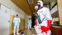 Hasiči dezinfikují prostory Základní školy Generála Svobody v Havířově na... | na serveru Lidovky.cz | aktuální zprávy