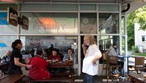 Restaurace a další podniky kompletně otevřou po 72 dnech. | na serveru Lidovky.cz | aktuální zprávy