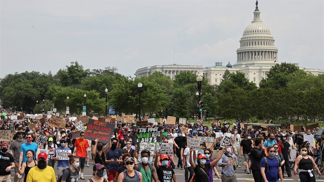 Demonstranti za Black Lives Matter v americkém Washingtonu