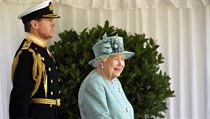Alžběta II. během ceremonie na hradě Windsoru, která nahradila tradiční... | na serveru Lidovky.cz | aktuální zprávy
