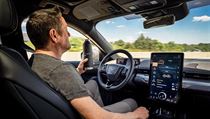Ford je další automobilkou, která přišla se systémem automatického řízení. | na serveru Lidovky.cz | aktuální zprávy