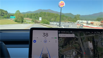 Autopilot Tesly si spletl značku Burger Kingu se stopkou a málem zastavil. | na serveru Lidovky.cz | aktuální zprávy