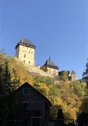 Tip na výlet: Hrad Karlštejn, kde (ne)směly být ženy. I tady se dá vyhnout tlačenici Hrad Karlštejn | na serveru Lidovky.cz | aktuální zprávy