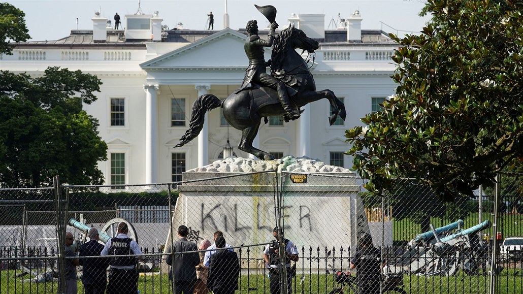 V noci na úterý se skupinka demonstrant ve Washingtonu neúspn pokouela...