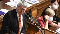 Předseda KSČM Vojtěch Filip hovoří 8. července 2020 na schůzi Sněmovny v Praze.