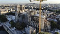 Pařížskou katedrálu Notre-Dame po loňském požáru obklopuje lešení. Skupina... | na serveru Lidovky.cz | aktuální zprávy