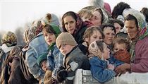 Evakuace Srebrenice (na snímku) se týkala žen a dětí. Muži zůstali a byli... | na serveru Lidovky.cz | aktuální zprávy