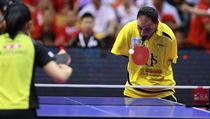 Ibrahim Hamato hraje stolní tenis s pálkou v ústech. | na serveru Lidovky.cz | aktuální zprávy