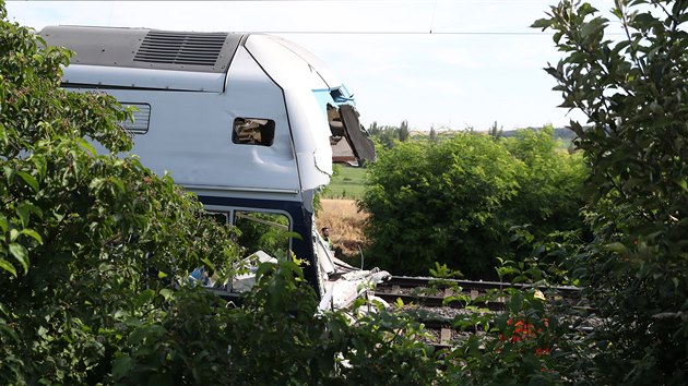 Okolnostmi se zabývá Drážní inspekce, policie vyšetřuje nehodu jako obecné ohrožení z nedbalosti a ublížení na zdraví s následkem smrti z nedbalosti.
