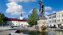 Zámecké náměstí s Muzeem Beskyd a kašnou sv. Jana Nepomuckého. Ve městě mají na... | na serveru Lidovky.cz | aktuální zprávy