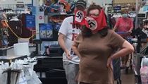Americký řetězec Walmart zakázal vstup do všech svých obchodů dvěma lidem,... | na serveru Lidovky.cz | aktuální zprávy