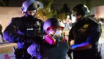 Zatikání policií v Portlandu. | na serveru Lidovky.cz | aktuální zprávy