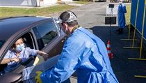 Reportáž z příprav na covidové volby: zajistí je armáda, členové komisí ‚si smí odskočit na oběd‘ Volební drive-in v Pardubicích. | na serveru Lidovky.cz | aktuální zprávy