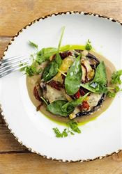 Steak bez masa. Jak na plněné portobello, poradí Jan Punčochář Houby s houbami. A taky špenátem, lilkem a trochou sýra. Portobello může být... | na serveru Lidovky.cz | aktuální zprávy