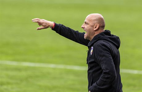 Trenér Plzně Adrián Guľa. | na serveru Lidovky.cz | aktuální zprávy Trenér Plzně Adrián Guľa. | na serveru Lidovky.cz | aktuální zprávy