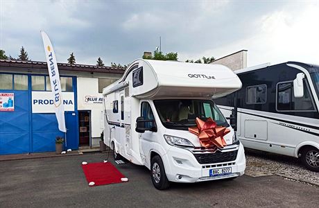 Obytný vůz na cestu k moři zapůjčila rodině bezplatně půjčovna BlueRent Praha. | na serveru Lidovky.cz | aktuální zprávy Obytný vůz na cestu k moři zapůjčila rodině bezplatně půjčovna BlueRent Praha. | na serveru Lidovky.cz | aktuální zprávy