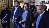 Zleva Lukáš Dubec (Piráti), Jiří Nantl (ODS), pravděpodobný hejtman Jiří... | na serveru Lidovky.cz | aktuální zprávy