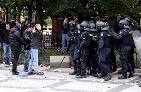 Zásah policie proti demonstrantům. | na serveru Lidovky.cz | aktuální zprávy