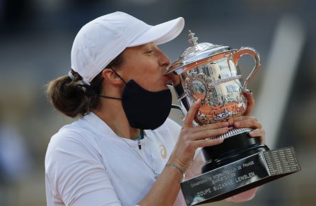 Devatenáctiletá Iga Šwiateková ovládla tenisové Roland Garros | na serveru Lidovky.cz | aktuální zprávy