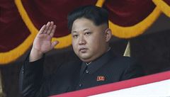 Kim ong-un sledoval vojenskou pehldku 8. 10. 2020.