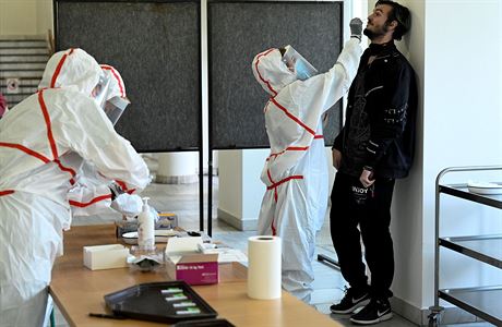 Testování na koronavirus na Slovensku. | na serveru Lidovky.cz | aktuální zprávy