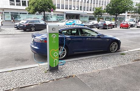 Nabíjecí stanice společnosti innogy, kterou koupila maďarská MVM. | na serveru Lidovky.cz | aktuální zprávy Nabíjecí stanice společnosti innogy, kterou koupila maďarská MVM. | na serveru Lidovky.cz | aktuální zprávy