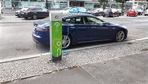 Nabíjecí stanice společnosti innogy, kterou koupila maďarská MVM. | na serveru Lidovky.cz | aktuální zprávy