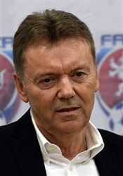 Policie zabavila Berbrovi miliony korun v hotovosti. Fotbalový boss prý také ovládá firmu na Seychelách Místopředseda Fotbalové asociace ČR (FAČR) Roman Berbr (na archivním snímku z... | na serveru Lidovky.cz | aktuální zprávy