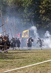 V roce 1621 měli popravit 28 českých pánů. Jeden raději skočil ze střechy, i tak ale jeho tělo sťali, říká historik Rekonstrukce bitvy na Bílé hoře. | na serveru Lidovky.cz | aktuální zprávy
