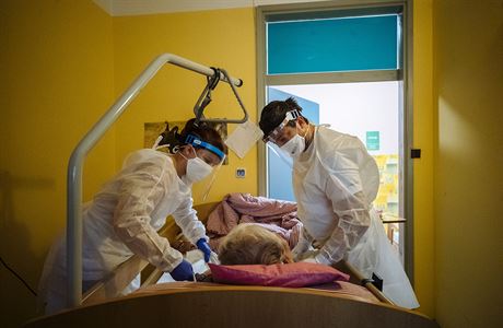 Znepokojivé zjištění: vakcínu odmítá až 60 procent ošetřovatelů, kteří pečují o seniory Jablonecký domov důchodců se stará o 95 klientů, má na to 72 zaměstnanců. | na serveru Lidovky.cz | aktuální zprávy