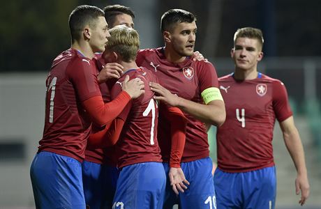 Hráči České republiky se radují z gólu. (foto archiv) | na serveru Lidovky.cz | aktuální zprávy