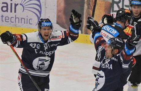 Vítkovický Vojtěch Polák se raduje z gólu. Jan Hruška (vpravo) a Vítkovice... | na serveru Lidovky.cz | aktuální zprávy Vítkovický Vojtěch Polák se raduje z gólu. Jan Hruška (vpravo) a Vítkovice... | na serveru Lidovky.cz | aktuální zprávy