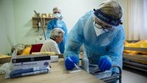 Domovy pro seniory obdržely rychlotesty na koronavirus a okamžitě začaly s... | na serveru Lidovky.cz | aktuální zprávy