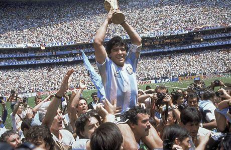 Argentinská fotbalová legenda Diego Maradona na fotografii z roku 1986 | na serveru Lidovky.cz | aktuální zprávy Argentinská fotbalová legenda Diego Maradona na fotografii z roku 1986 | na serveru Lidovky.cz | aktuální zprávy