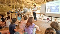 Green School na ostrově Bali v Indonésii. Green School na ostrově Bali v Indonésii.