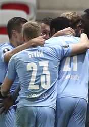 Pomohly i hodiny rozborů. Tým pracoval skvěle, děkoval po výhře Slavie Trpišovský Radost hráčů Slavie. | na serveru Lidovky.cz | aktuální zprávy