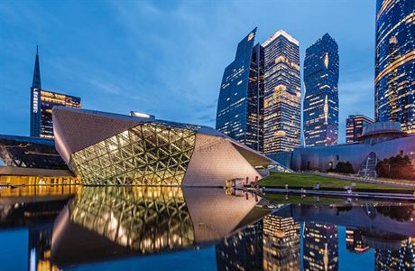 Křivky Zahy Hadidové. Guangzhou Opera House se zrcadlí v hladině Perlové řeky v... | na serveru Lidovky.cz | aktuální zprávy Křivky Zahy Hadidové. Guangzhou Opera House se zrcadlí v hladině Perlové řeky v... | na serveru Lidovky.cz | aktuální zprávy