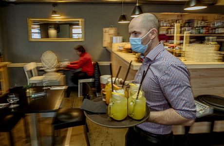 Restaurace a hospody se znovu otevřely veřejnosti. | na serveru Lidovky.cz | aktuální zprávy Restaurace a hospody se znovu otevřely veřejnosti. | na serveru Lidovky.cz | aktuální zprávy