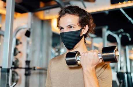 Posilování v roušce ve fitness. | na serveru Lidovky.cz | aktuální zprávy Posilování v roušce ve fitness. | na serveru Lidovky.cz | aktuální zprávy