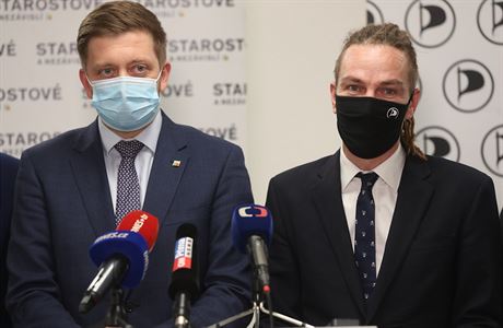 Netradiční konkurz do představenstva firmy na řízení nemocnic. V požadavcích je názorová shoda s Piráty a Starosty Tisková konference Pirátů a hnutí STAN. | na serveru Lidovky.cz | aktuální zprávy