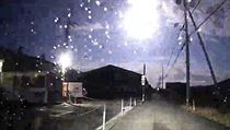 VIDEO: Nad Japonskem zazářil meteor jasný jako Měsíc v úplňku. Jeho záběry se staly hitem internetu Snímek padajícího zářivého meteoru nad japonskou prefekturou Tokušima,... | na serveru Lidovky.cz | aktuální zprávy