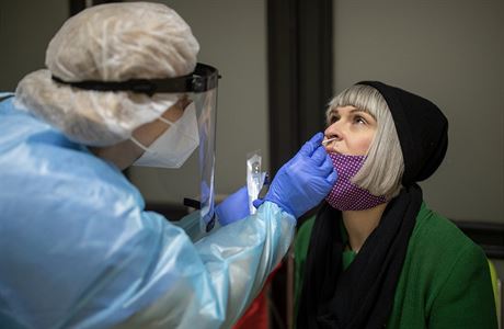 Antigenní testování obyvatel ve FN Motol v Praze. | na serveru Lidovky.cz | aktuální zprávy