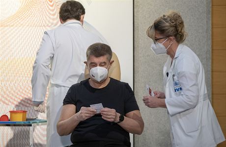 První dávku vakcíny v pražské Ústřední vojenské nemocnici (ÚVN) podali... | na serveru Lidovky.cz | aktuální zprávy