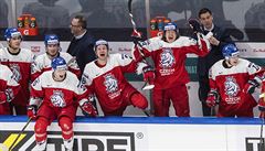 etí hokejisté do dvaceti let se radují z výhry nad Ruskem.