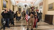 USA: Napadením Kongresu demonstranti opustili vyhrazený prostor Jednou z nejvýraznějších postav na videích a fotografiích dokumentujících chaos... | na serveru Lidovky.cz | aktuální zprávy
