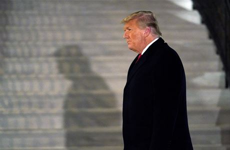 Trump ještě v Bílém domě naléhal na ministerstvo, aby podpořilo jeho stížnosti na prezidentské volby Odcházení Donalda Trumpa | na serveru Lidovky.cz | aktuální zprávy