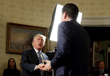editel FBI a James Comey bhem setkání s prezidentem Trumpem v Bílém dom.